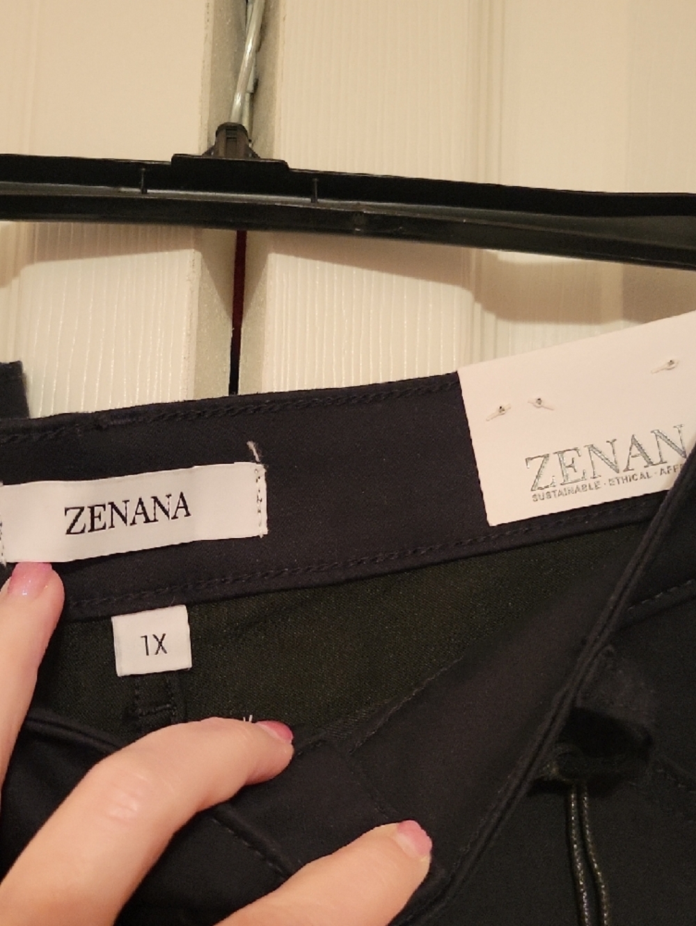 Zenana Black High-Rise Women's Shorts - Picture 3 of 4